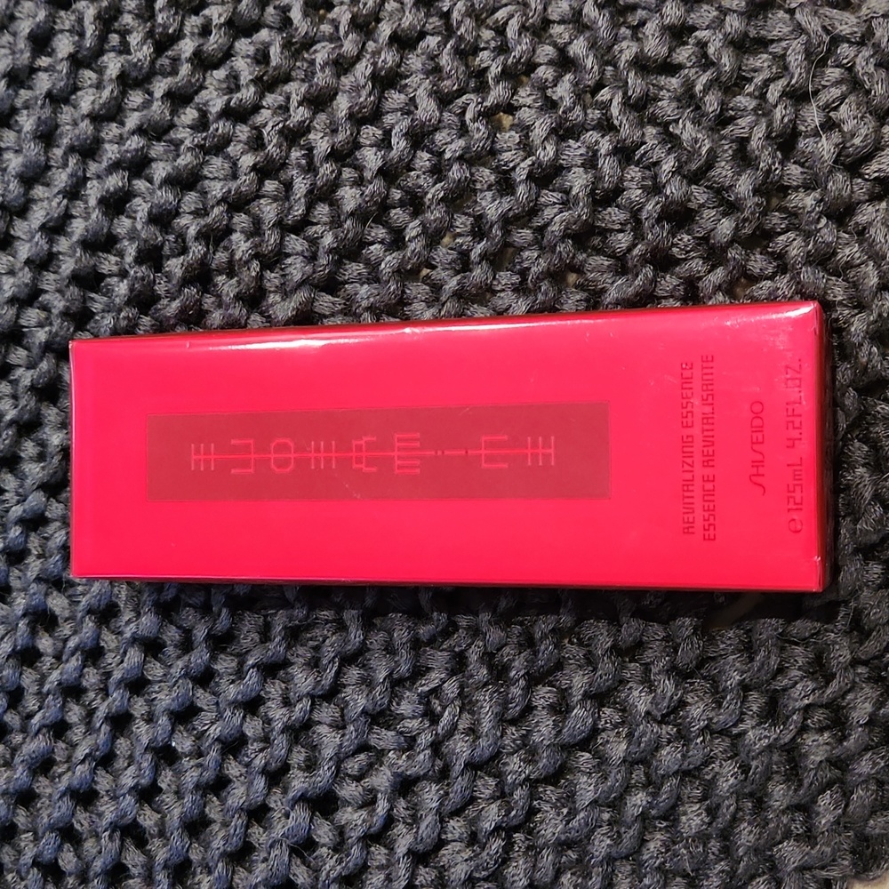 BNIB Shiseido Revitalizing Essence 125mL / 4.2oz